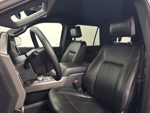 Used 2020 Ford Expedition XLT w/ FX4 Off-Road Package image 30