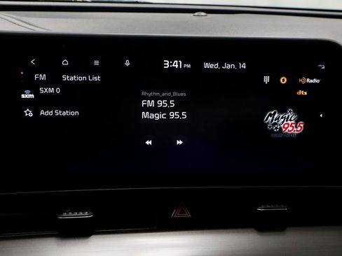 Used 2023 Kia Sportage EX image 3