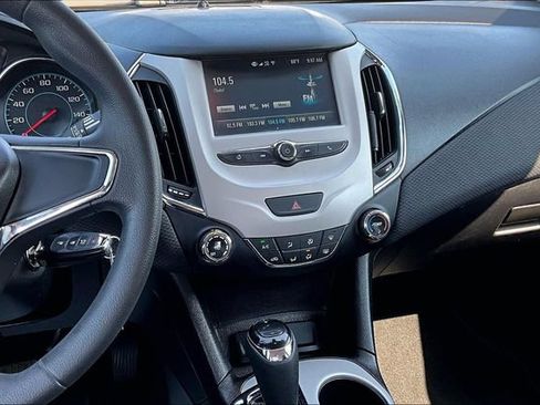 Used 2018 Chevrolet Cruze LS FWD image 6