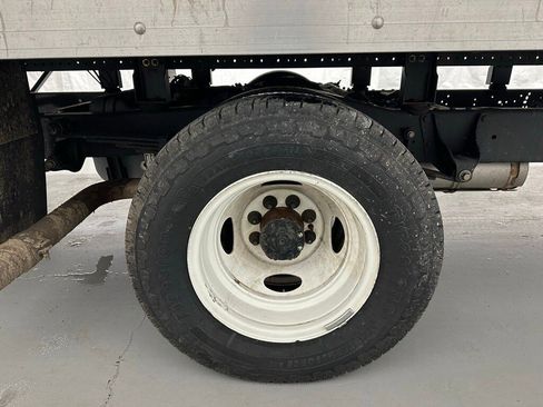 Used 2024 Ford E-350 and Econoline 350 Super Duty image 46