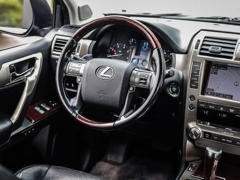 Used 2018 Lexus GX 460 Premium AWD/4WD image 26