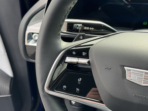 Used 2024 Cadillac Lyriq Luxury AWD/4WD image 18