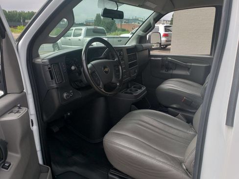 Used 2021 Chevrolet Express 2500 w/ Driver Convenience Package image 8