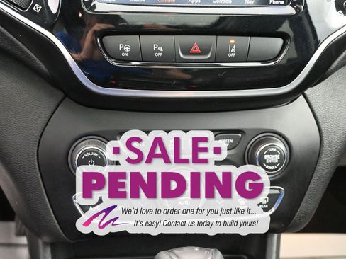 Used 2019 Jeep Cherokee Limited w/ Luxury Group image 30