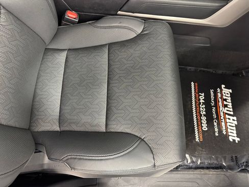 Used 2025 Toyota Tundra Limited image 30