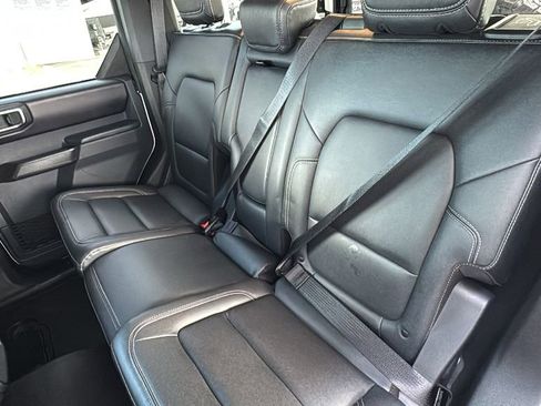 Certified 2025 Ford Bronco Badlands AWD/4WD image 24