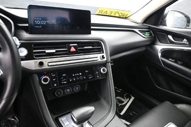 Used 2025 Genesis G70 2.5T AWD/4WD image 19