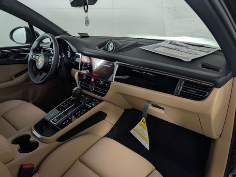 New 2026 Porsche Macan AWD/4WD image 19