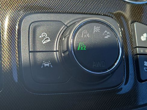 Used 2022 GMC Acadia AT4 w/ Preferred Package AWD/4WD image 25