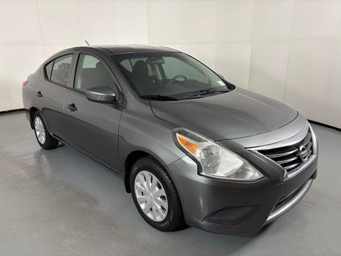 Used 2016 Nissan Versa S image 2