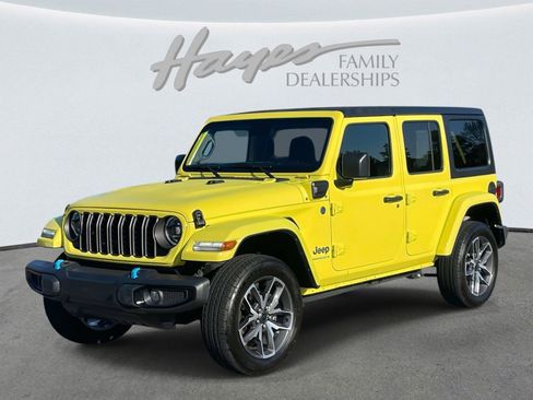 Used 2024 Jeep Wrangler Unlimited w/ LED Headlamp & Fog Lamp Group AWD/4WD image 1