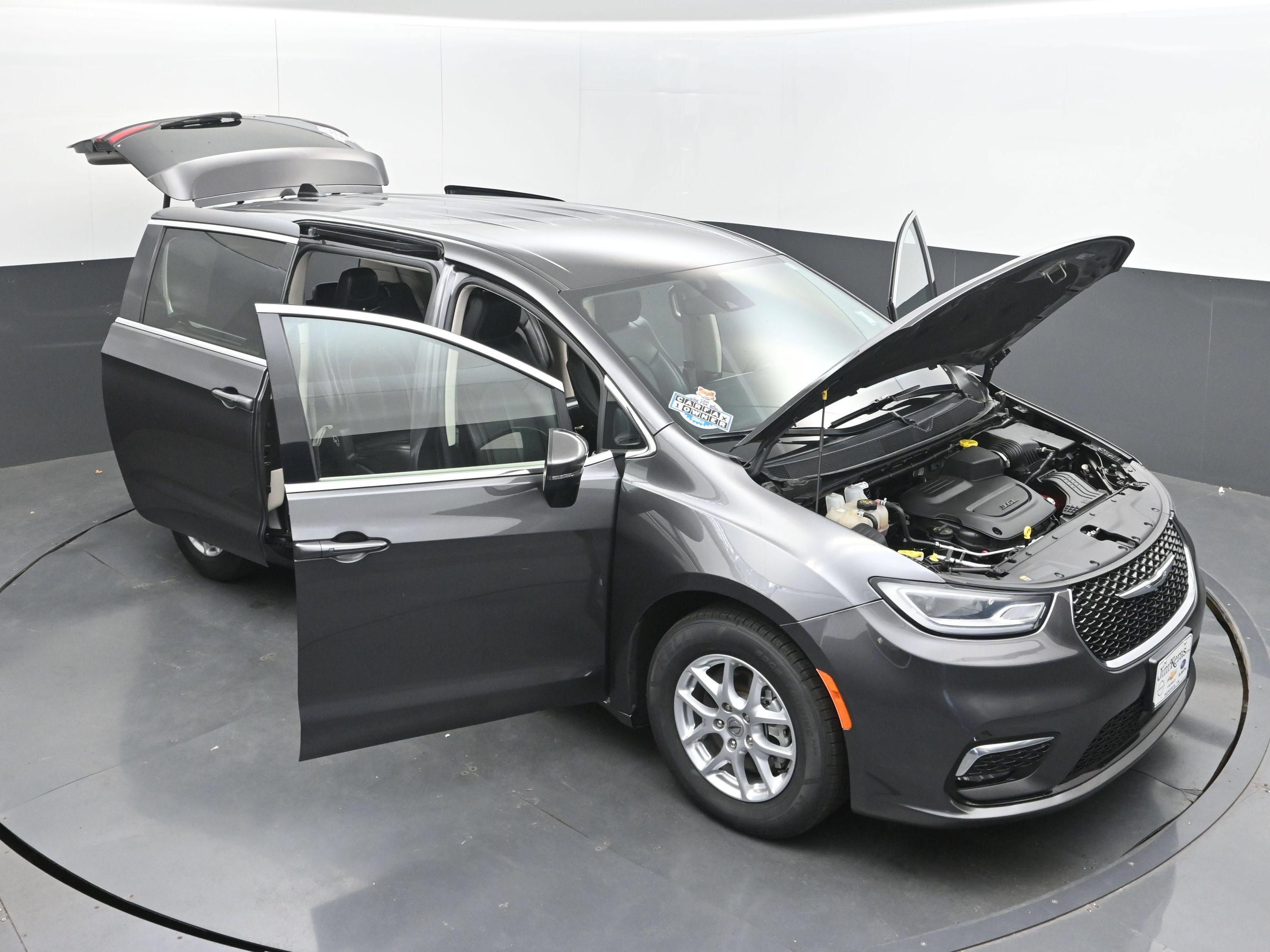 Used 2023 Chrysler Pacifica Touring-L FWD image 40
