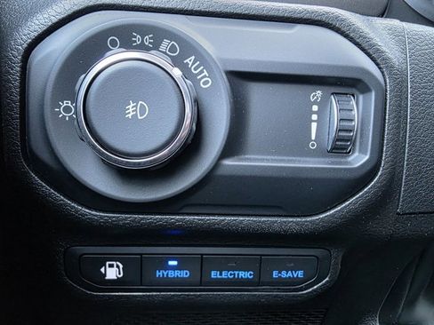 Used 2023 Jeep Wrangler Unlimited w/ Sun & Screen Package AWD/4WD image 9