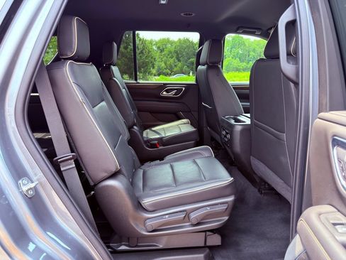 Used 2021 Chevrolet Tahoe Premier AWD/4WD image 36