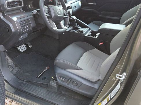 Used 2025 Toyota Tacoma TRD Sport w/ TRD Sport Upgrade Package image 2