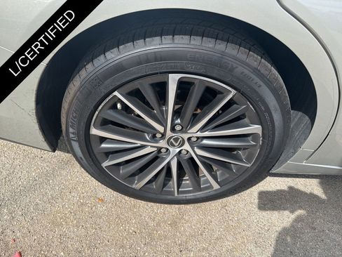 Used 2022 Lexus ES 350 w/ Premium Package image 12