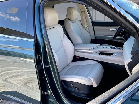 Used 2023 Genesis GV70 2.5T Select w/ Select Package image 27