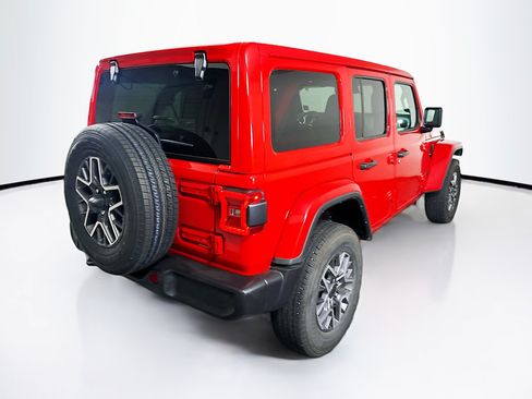 Used 2025 Jeep Wrangler Unlimited Sahara AWD/4WD image 9