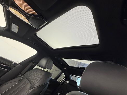 Used 2019 BMW 750i w/ Executive Package image 14