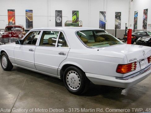 Used 1991 Mercedes-Benz 560 SEL image 4