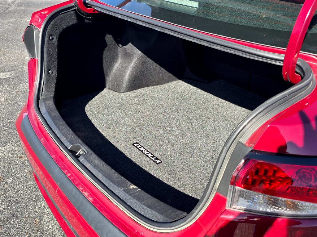 Certified 2022 Toyota Corolla LE w/ Carpet Mat Package (TMS) FWD image 16