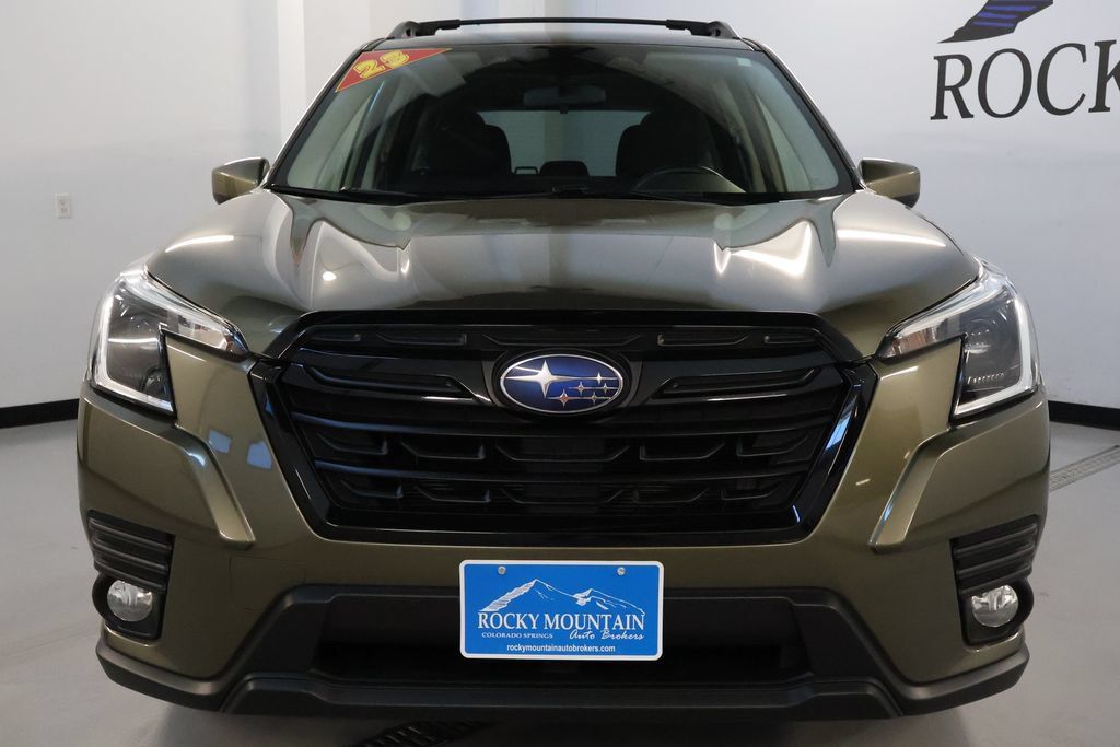 Used 2023 Subaru Forester Premium AWD/4WD image 2