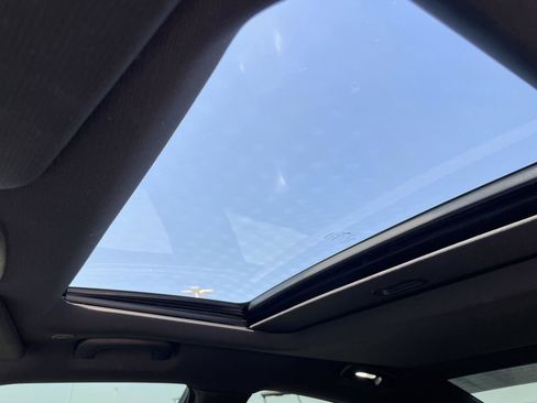 Used 2023 Dodge Charger Scat Pack w/ Daytona Edition Group image 18