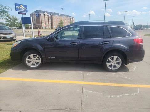 Used 2013 Subaru Outback 2.5i Premium w/ All-Weather Pkg AWD/4WD image 16
