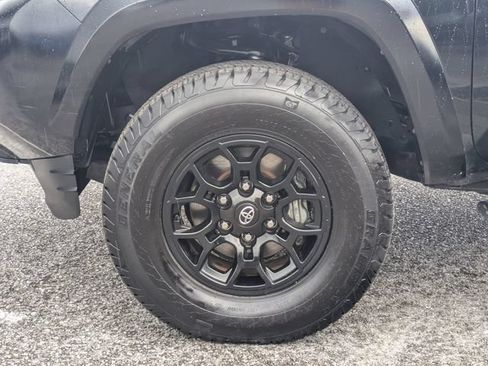 Used 2022 Toyota Tacoma SR5 w/ Technology Package RWD image 11