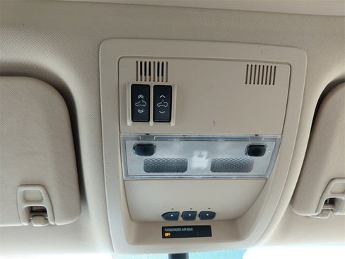 Used 2012 Chevrolet Avalanche LTZ image 32