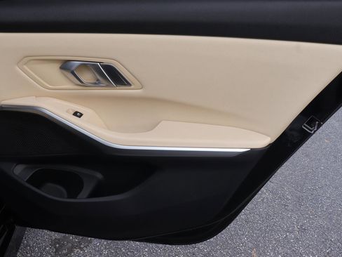 Used 2019 BMW 330i Sedan w/ Premium Package image 17