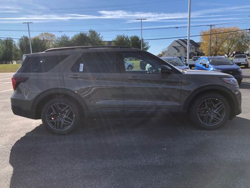 New 2026 Ford Explorer ST w/ Sun And Sound Package image 13