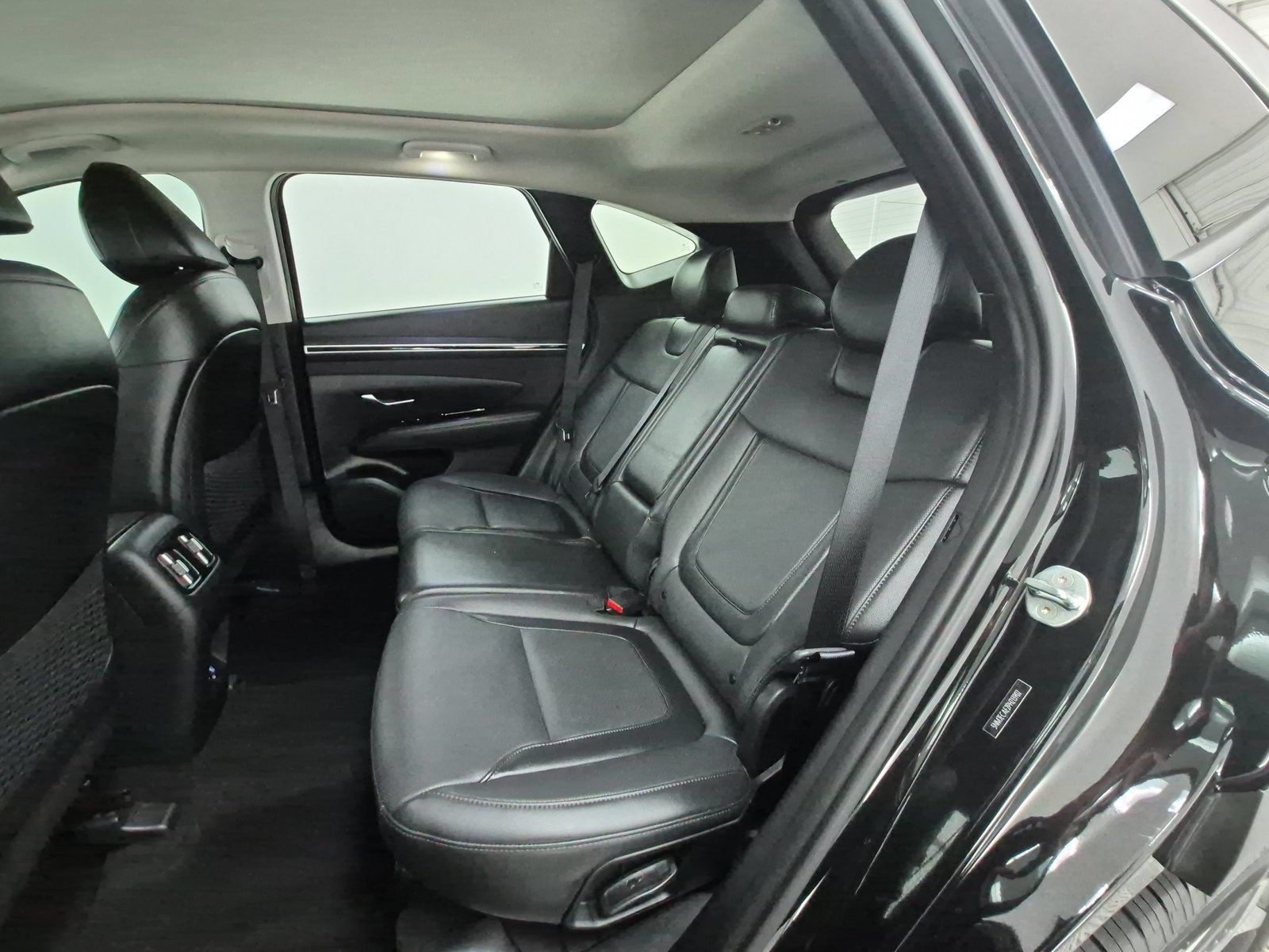 Used 2023 Hyundai Tucson Limited AWD/4WD image 22