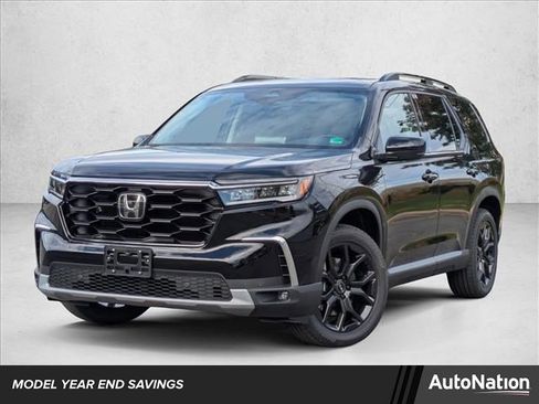 New 2025 Honda Pilot Touring image 1