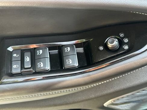 Used 2022 Jeep Grand Cherokee L Overland w/ Luxury Tech Group IV AWD/4WD image 27