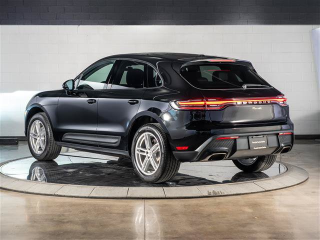 Used 2026 Porsche Macan AWD/4WD image 3