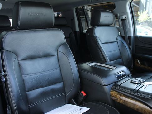 Used 2016 GMC Yukon XL Denali image 24