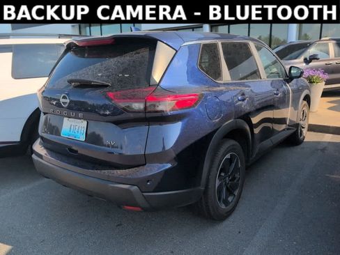 Used 2024 Nissan Rogue SV FWD image 4