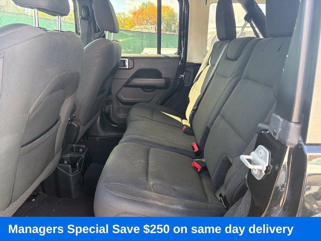 Used 2020 Jeep Wrangler Unlimited Sahara AWD/4WD image 21