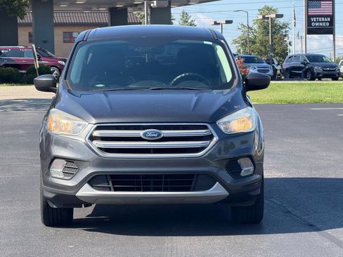 Used 2017 Ford Escape SE AWD/4WD image 2
