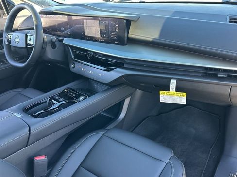 New 2025 Nissan Murano SL image 13