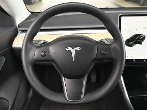 Used 2020 Tesla Model 3 Standard Range Plus RWD image 18
