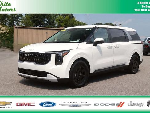 Used 2025 Kia Carnival FWD image 1