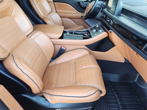 Used 2020 Lincoln Aviator Black Label Grand Touring w/ Class IV Trailer Tow Package image 14