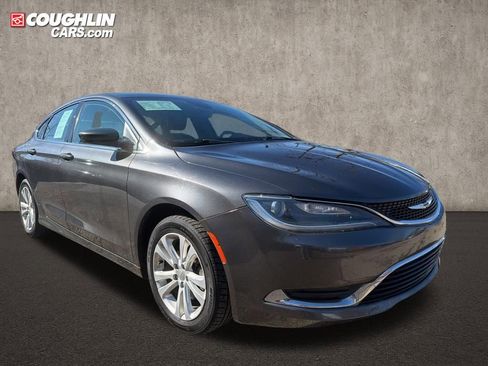 Used 2016 Chrysler 200 Limited image 1