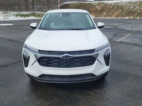 New 2026 Chevrolet Trax LS w/ LS Convenience Package image 4