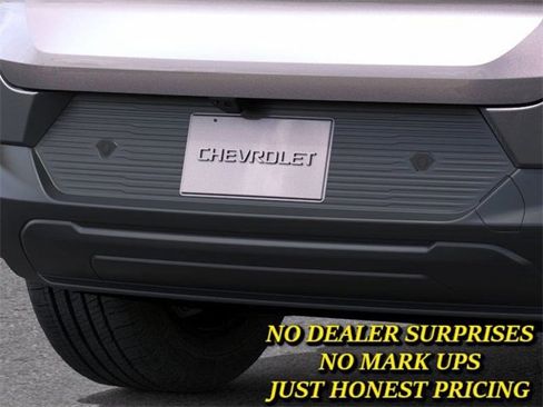 New 2026 Chevrolet Equinox EV LT image 14