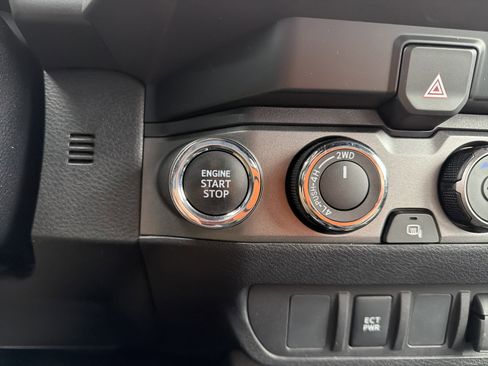 Used 2023 Toyota Tacoma TRD Off-Road image 19