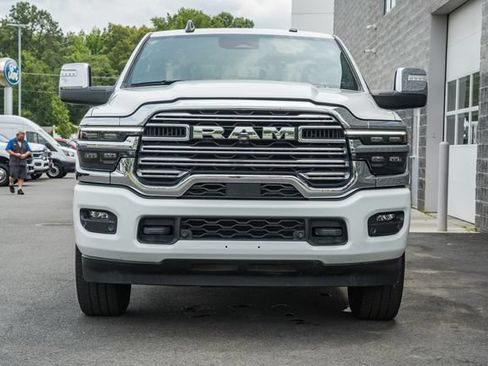 Used 2026 RAM 2500 Laramie AWD/4WD image 3