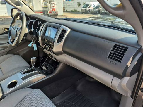 Used 2014 Toyota Tacoma 4x4 Double Cab w/ TRD Sport Package image 30